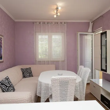 Dijana Apartamento