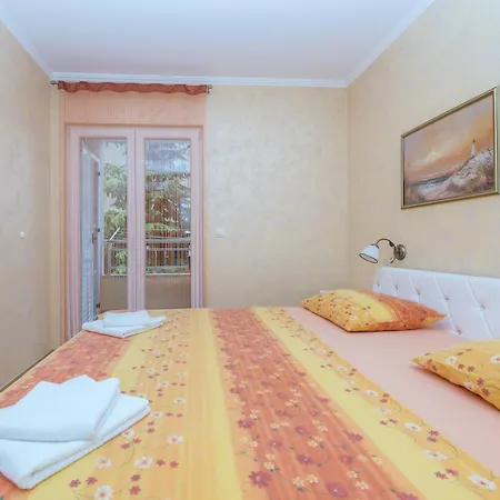 Dijana Apartamento *