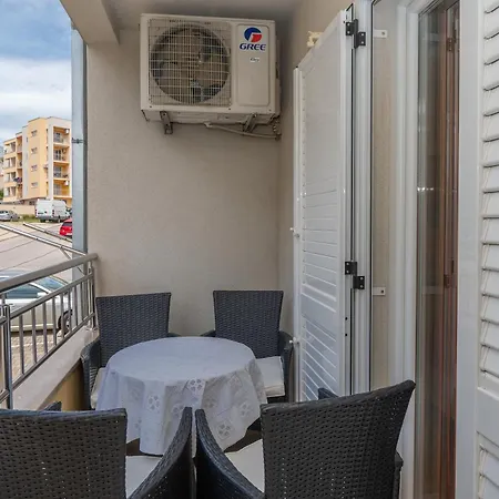 Dijana Apartamento *